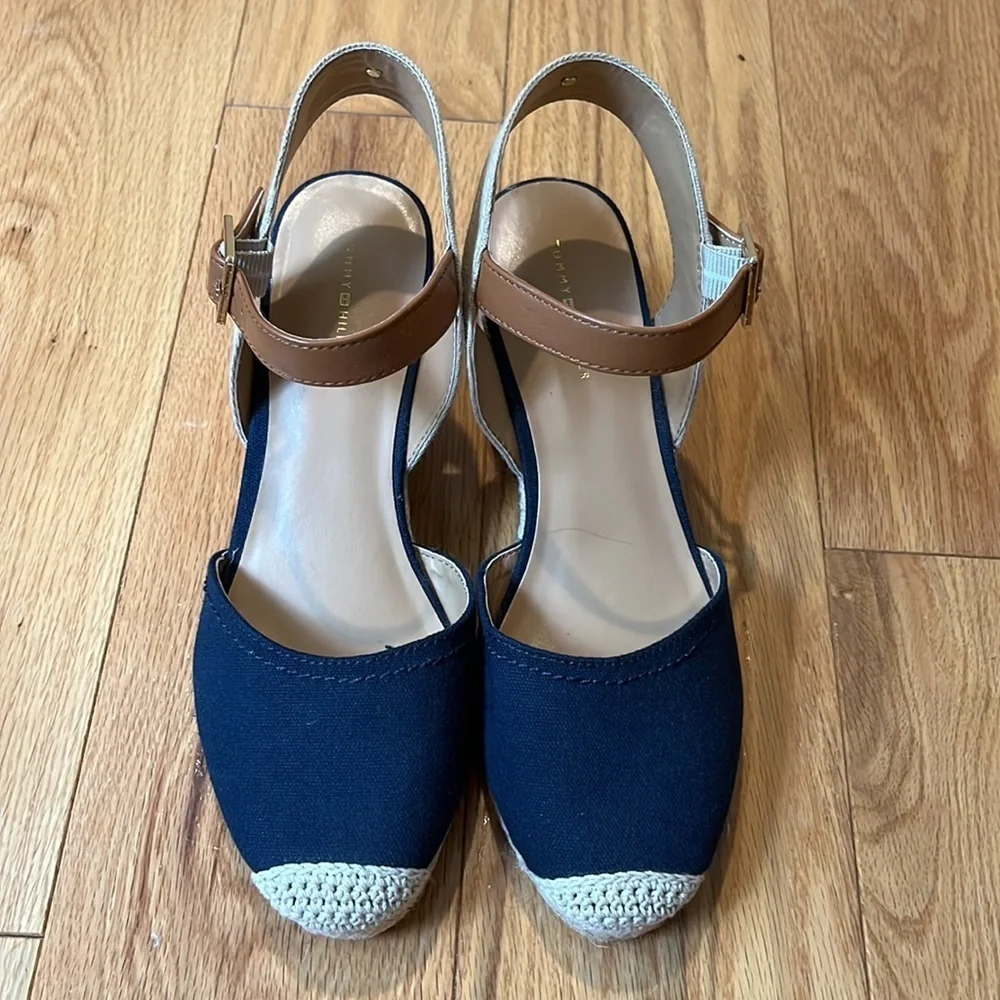 New Tommy Hilfiger Nilsa Ankle Wedge Sandals Sz 9.5